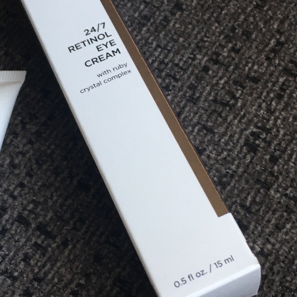 Dr Brandt 24/7 Retinol Eye Cream - Picture 4 of 6